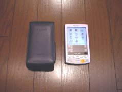 新Palm、CLIE-N600C。左は一緒に買った皮ケース。