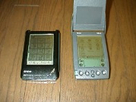 左が「RX-10」。右が「PalmIII」